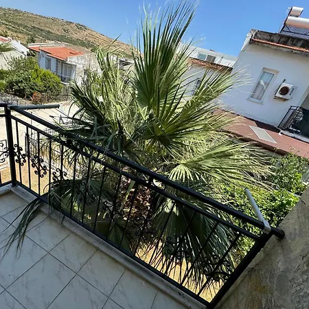 Yazlik Kleopatra Koyu Yaninda * Çeşme